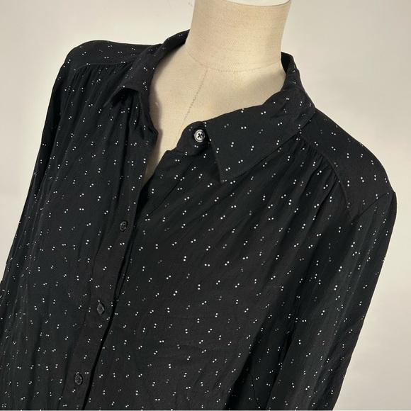 In every story Black Button-Up Women's Top 1X - Picture 5 of 11